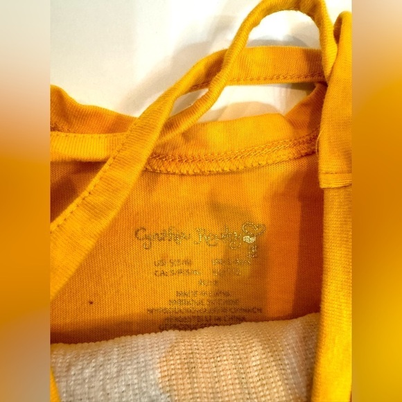 Girls Cynthia Rowley Gold Unicorn T-Shirt Short-Sleeve  Size 5-6 - Picture 4 of 5